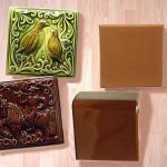 Рельефные и гладкие изразцы Рельефные и гладкие изразцы