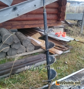 Бур для рытья ям под столбы забора Бур для рытья ям под столбы забора